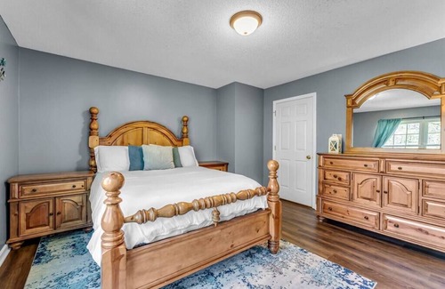 Kernersville House | 1.5 Miles to dwntwn, Beautiful 3bd, Huge 2 car gar