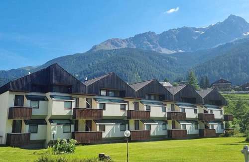 Savognin Apartment | 1.5 room apartment for 1 - 6 people with a view of the village of Savognin