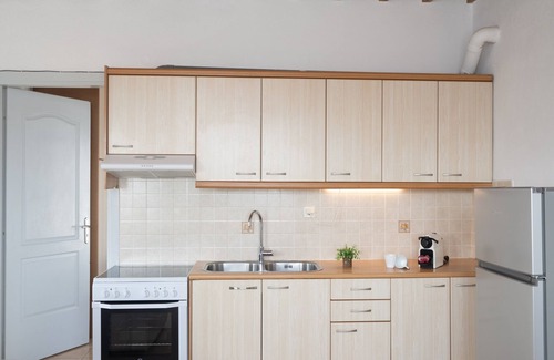 Plintri Apartment | 1 Bd Emerald Apt w Sparkling Shared Pool