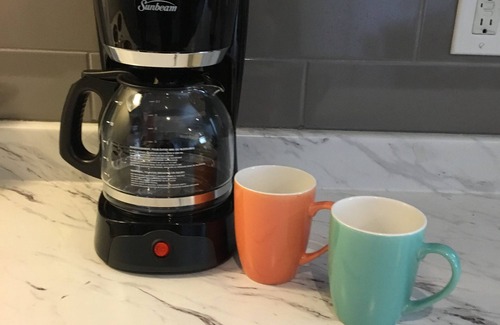 Walnut Grove Apartment | 1 Bdrm private suite, self contained private entrance, small pets welcome.