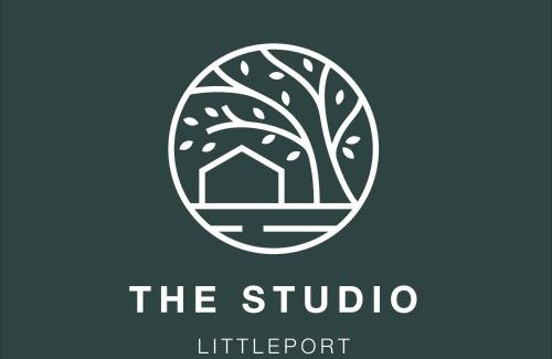 Littleport House | 1 bed annex with extra sofa bed ideal for families and business guests
