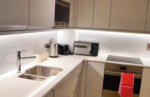 Birmingham Apartment | 1 Bed Apartment- Sleeps 2, Parking, Pets Allowed