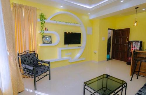 Colva Apartment | 1 Bed Apartment Sleeps 2 - Pool Parking Balcony