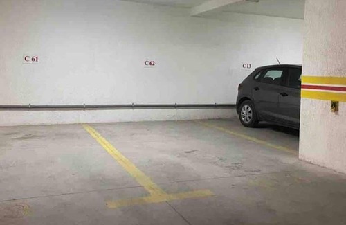 El Menzah Apartment | 1 Bed Flat - Sleeps 2 - Parking - Wifi