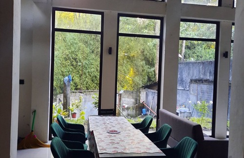 Zamboanga House | 1 Bed House - Sleeps 2 - Pets - Parking - Wifi