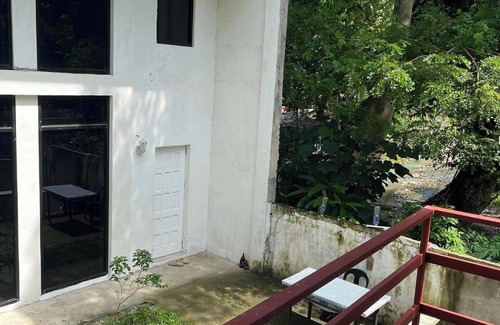 Zamboanga House | 1 Bed House - Sleeps 2 - Parking - Wifi