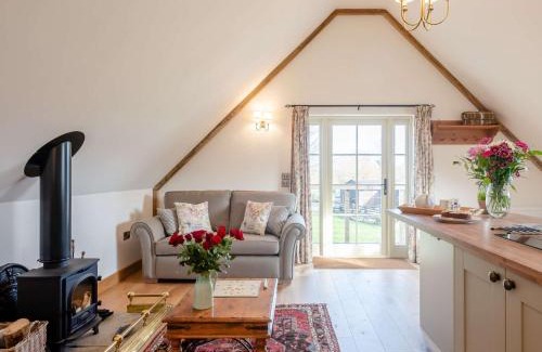 Ipswich House | 1 Bed in Aldham 86650