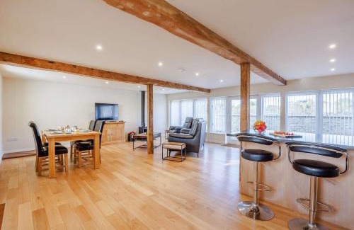Great Coxwell House | 1 Bed in Farringdon 88573