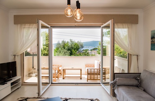 Tomicici Apartment | 1-bed Large Apartment in Tivat Swiming Pool