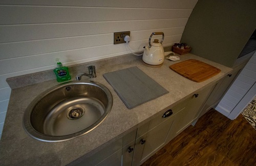 Wrexham Cabin | 1-Bed pod cabin in beautiful surroundings Wrexham