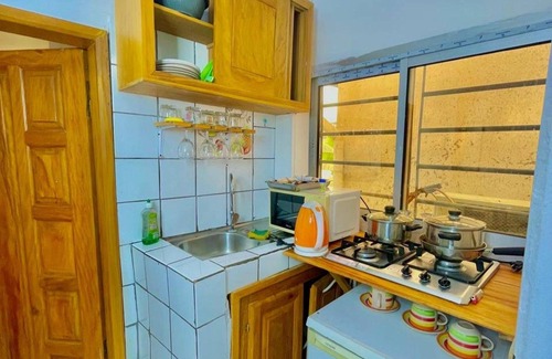 Douala Apartment | 1 Bed Studio Sleeps 2 - Canal View, Wifi, Parking