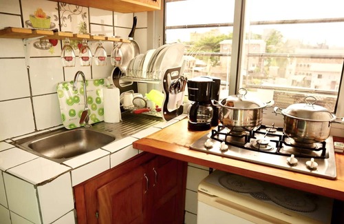 Douala House | 1 Bed Studio Sleeps 2 - Canal Views, Balcony, Wifi