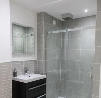 St. Davids Apartment | 1 Bed Studio - Sleeps 4 - Parking - Wifi