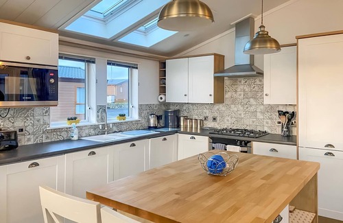 Newton Stewart Ski Chalet | 1 bedroom accommodation in Glenluce, Newton Stewart