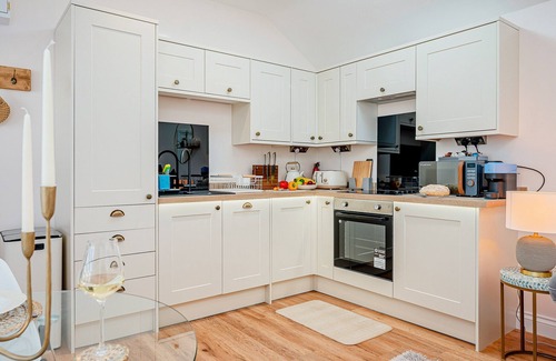 Hoylake Cottage | 1 bedroom accommodation in Meols, Wirral
