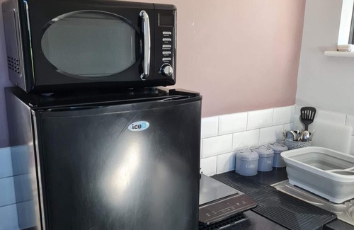 Old Harlow Apartment | 1 Bedroom Annex - 2 Mins From Train Station
