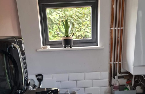 Old Harlow Apartment | 1 Bedroom Annex - 2 Mins From Train Station