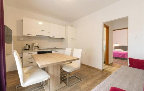 Lopar Apartment | 1 Bedroom Beautiful Apartment In Lopar