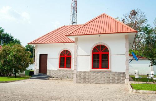 Ibadan Ski Chalet | 1 Bedroom Bungalow in Alalubosa GRA