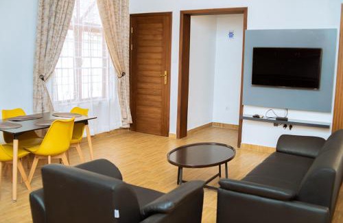 Ibadan Ski Chalet | 1 Bedroom Bungalow in Alalubosa GRA