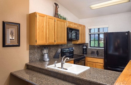 Flagstaff Resort | 1 Bedroom Condo in Flagstaff, on Golf Course!