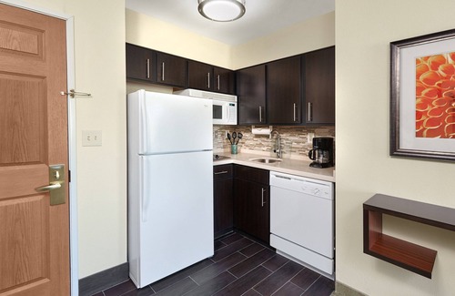 Glenview Condo | 1 Bedroom | Free Breakfast Buffet, Indoor Pool