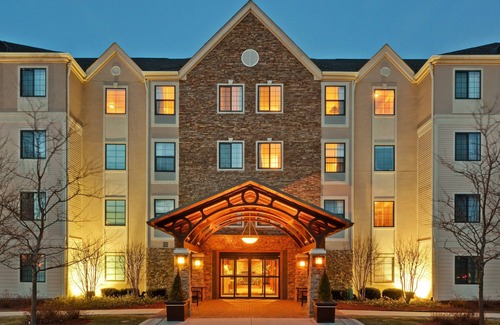 Glenview Condo | 1 Bedroom | Free Breakfast Buffet, Indoor Pool