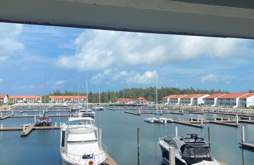 South Bimini Condo | 1 bedroom+loft with 2 full bath steps from the beach, Infinity pool and Tiki bar