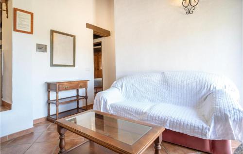 Alfarnatejo Apartment | 1 Bedroom Nice Apartment In Mondron