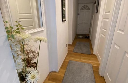 Boleyn Apartment | 1 Bedroom property in East London