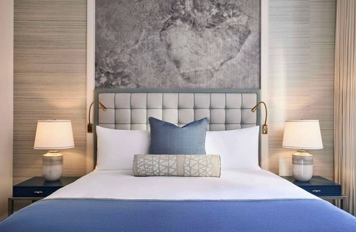 Financial District Hotel | 1-Bedroom Suite + Connecting Room at a 5⭐️ Hotel