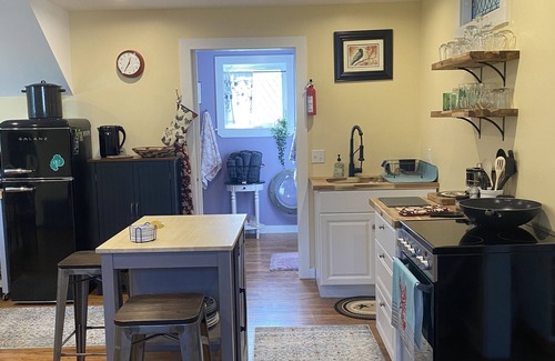 Bar Harbor Apartment | 1-BR apt 0.5-mile to Acadia National Park & 1-mile to downtown