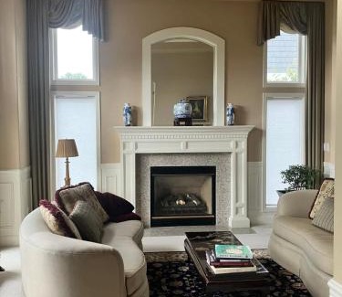 Sammamish Villa | 1 BR in a Lakeview House Near Redmond DT