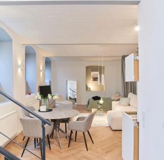 Wiesbaden Apartment | 1 BR Studio - ZENTRAL - TERRASSE - KAFFEE - BUSINESS - WIFI - KÜCHE