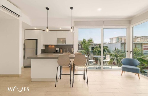 Centro Condo | 1 Br. W/5th Avenue View Steps From the Beach