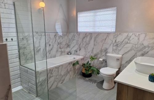 Oudtshoorn House | 1 CAMDEBO