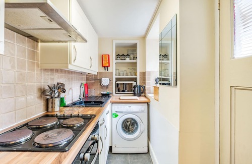 Corris Apartment | 1 ISYGRAIG, pet friendly, with a garden in Machynlleth