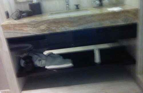 Surabaya Apartment | 1 King Bed Apartment.