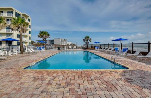Bostwick Park Apartment | 1 Mi to Boardwalk Oceanfront Daytona Beach Condo
