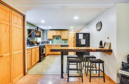 Brantingham Cottage | 1 Mi to Brantingham Lake: New York Getaway!
