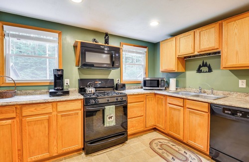 Brantingham Cottage | 1 Mi to Brantingham Lake: New York Getaway!