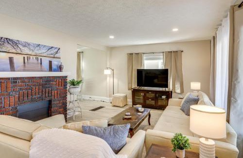 Sandusky House | 1 Mi to Cedar Point Family Getaway with Porch!