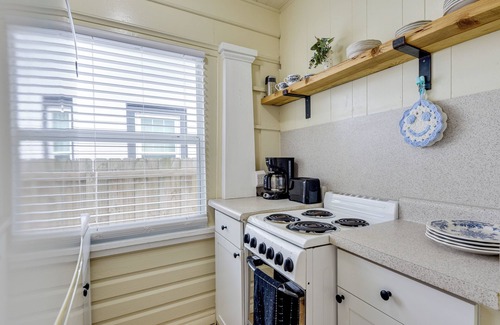 Bradenton Apartment | < 1 Mi to Dtwn Bradenton & Riverwalk! Sunny Apt