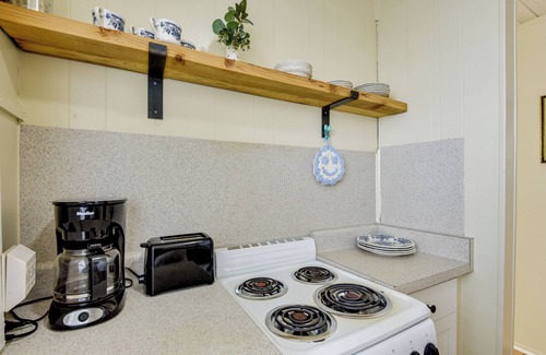 Bradenton Apartment | < 1 Mi to Dtwn Bradenton & Riverwalk! Sunny Apt