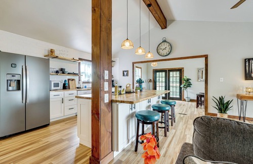 Loudon House | 1 Mi to Dtwn Loudon: Spacious River-View Home