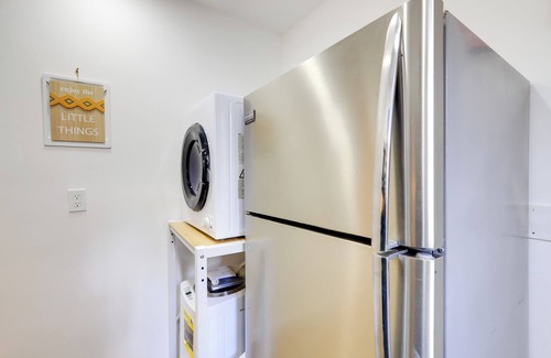 Macon Cottage | 1 Mi to Dtwn Macon: Cozy Home w/Fenced Yard