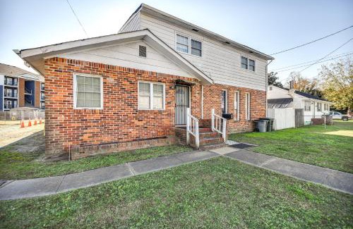 Downtown Apartment | 1 Mi to Dtwn Remote Work-Friendly Apt in Hampton!