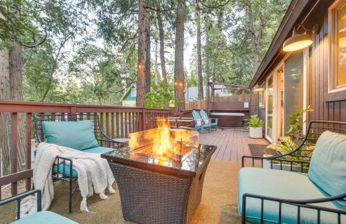 Crestline Apartment | 1 Mi to Lake Cozy Crestline Cabin with Hot Tub!