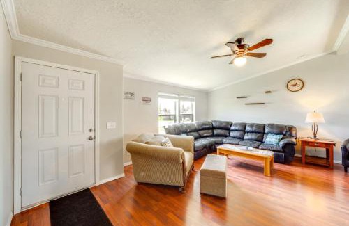 Coulee City House | 1 Mi to Lake Getaway with Patio in Coulee City!