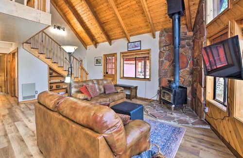 Munds Park House | 1 Mi to Lake Secluded Cabin with Deck in Munds Park